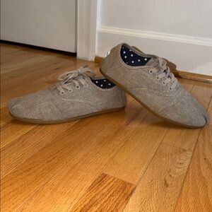 Toms Tan Lace-Up Shoes